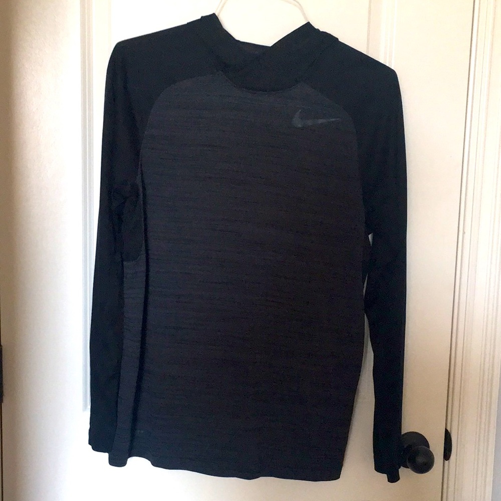 Men’s Nike dri-fit hoodie small